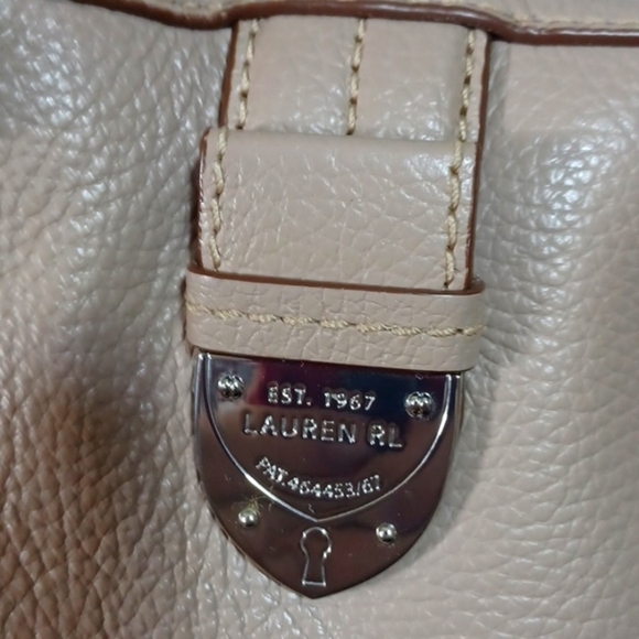 RALPH LAUREN COW LEATHER 🐄 💖 PURSE LOOKS NEW TAUPE COLOR - Picture 2 of 10